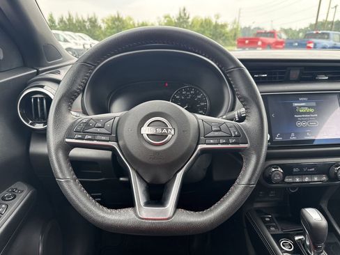 Used 2023 Nissan Kicks SR FWD image 15