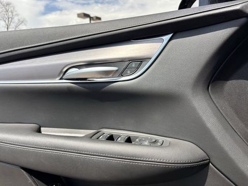 Used 2025 Cadillac XT5 Luxury FWD image 21