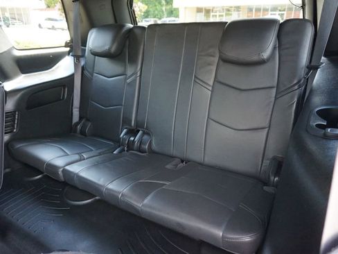 Used 2019 Cadillac Escalade Platinum image 25