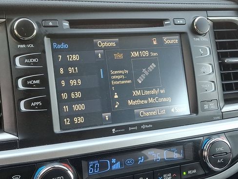 Used 2019 Toyota Highlander XLE AWD/4WD image 18