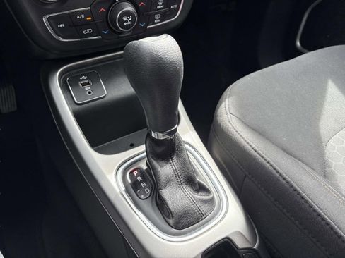 Used 2018 Jeep Compass Sport w/ Tech Group image 33