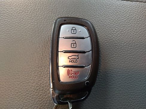 Used 2018 Hyundai Elantra Limited w/ Limited Ultimate Package 02 FWD image 32