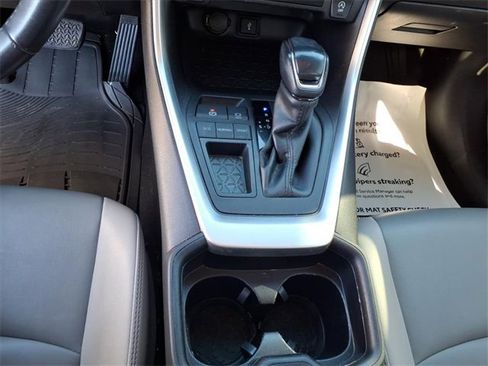 Used 2021 Toyota RAV4 XLE Premium image 16