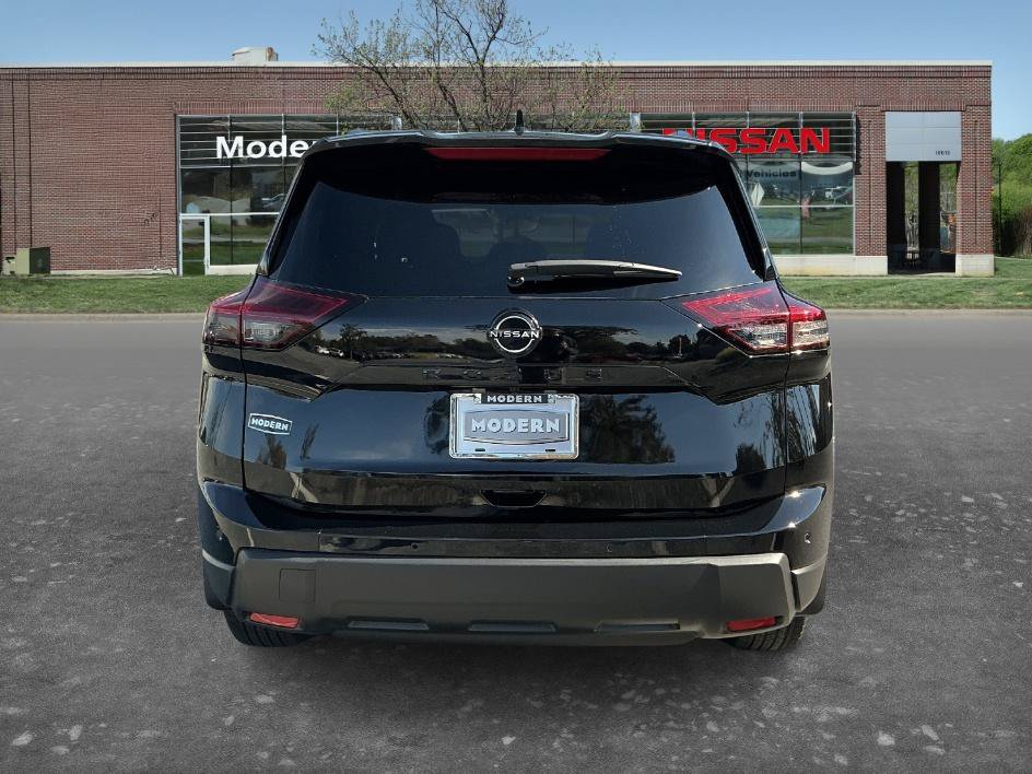 Certified 2026 Nissan Rogue Dark Armor FWD image 3