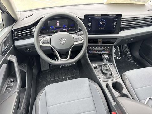 New 2026 Volkswagen Jetta SE FWD image 7