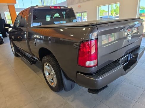 Used 2018 RAM 1500 Express w/ Express Value Package AWD/4WD image 11