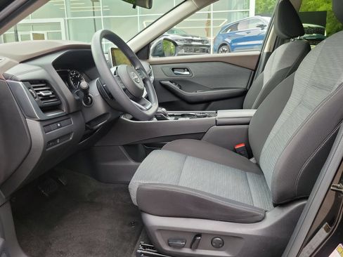 Used 2023 Nissan Rogue SV AWD/4WD image 9