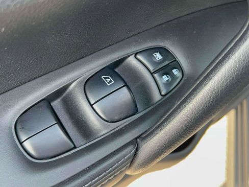 Used 2020 Nissan Rogue Sport SL AWD/4WD image 23