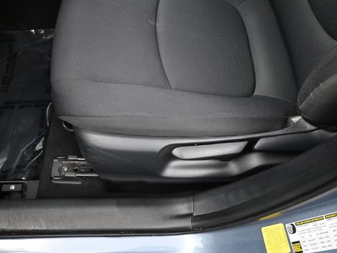 Used 2022 Toyota Corolla LE image 15