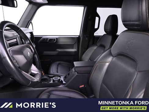 Used 2023 Ford Bronco Badlands w/ Sasquatch Package AWD/4WD image 13