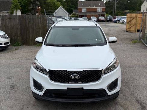 Used 2016 Kia Sorento FWD image 4