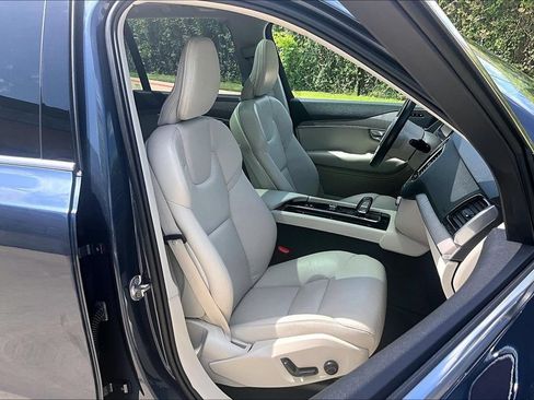 Used 2025 Volvo XC90 B6 Plus AWD/4WD image 10