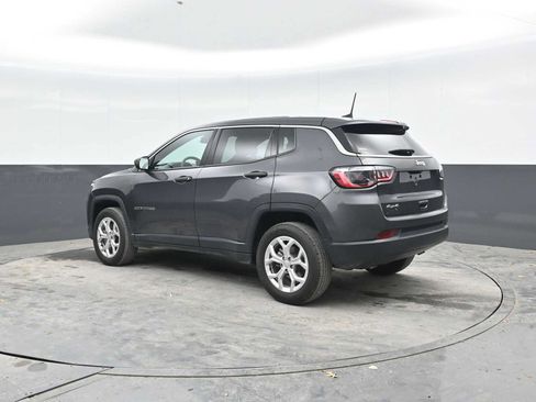 Used 2024 Jeep Compass Sport AWD/4WD image 2