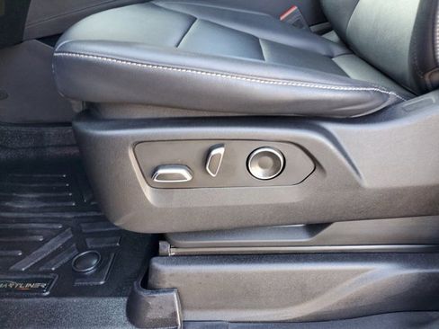 Used 2023 Cadillac Escalade Luxury image 15