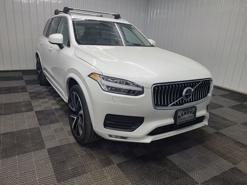 Used 2022 Volvo XC90 T6 Momentum w/ Advanced Package AWD/4WD image 5