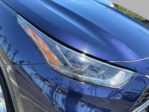 Used 2023 Toyota Highlander Limited FWD image 27