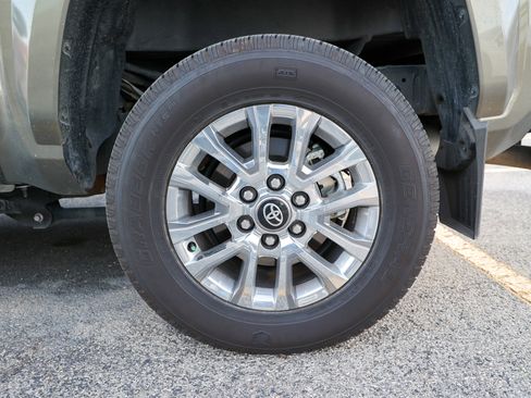 Certified 2025 Toyota Tacoma Limited AWD/4WD image 15