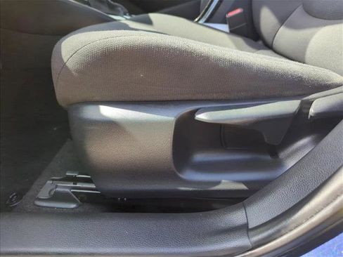 Used 2020 Toyota Corolla LE image 13