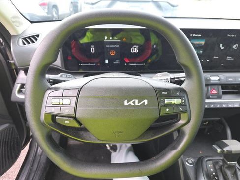 Used 2025 Kia K4 FWD image 4