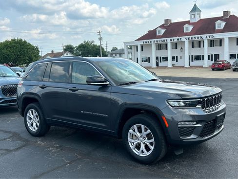 Used 2022 Jeep Grand Cherokee Limited AWD/4WD image 3