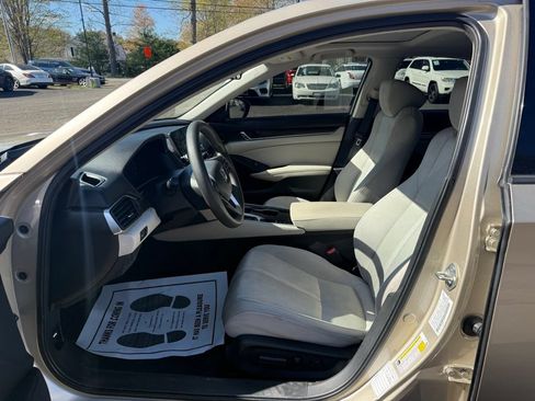 Used 2020 Honda Accord EX image 12