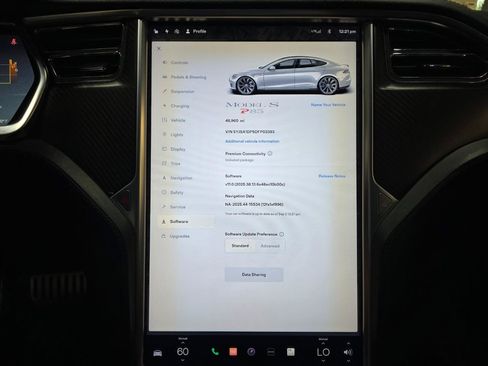 Used 2013 Tesla Model S Performance RWD image 35