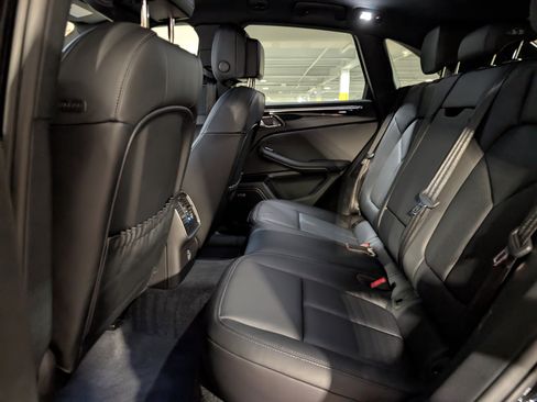 Certified 2025 Porsche Macan image 24