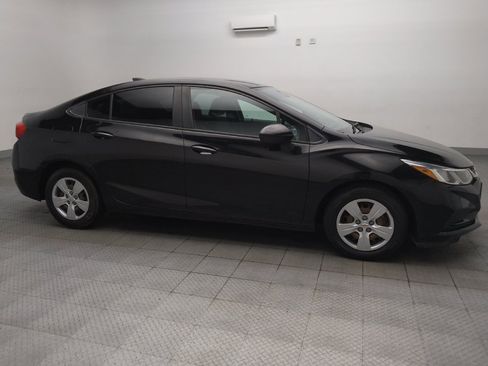 Used 2017 Chevrolet Cruze LS FWD image 11