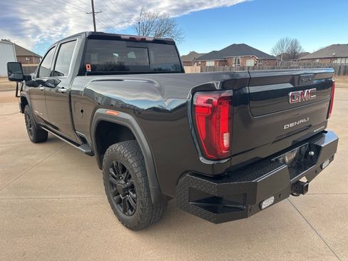 Used 2022 GMC Sierra 3500 Denali w/ Denali Black Diamond Edition image 3