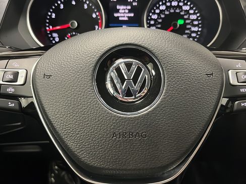 Used 2019 Volkswagen Tiguan SE AWD/4WD image 15