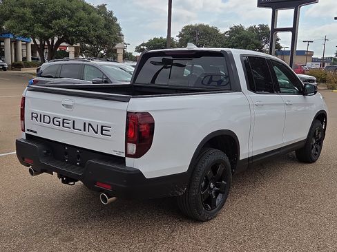 New 2026 Honda Ridgeline Black Edition image 4