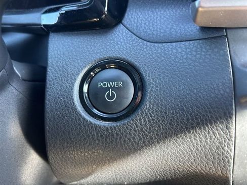 Used 2025 Toyota Camry SE image 17