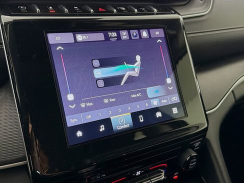 Used 2023 Jeep Grand Cherokee Laredo image 36