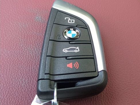 New 2026 BMW 330i Sedan w/ M Sport Package RWD image 29