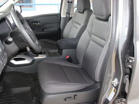 Used 2022 Nissan Frontier SV image 18