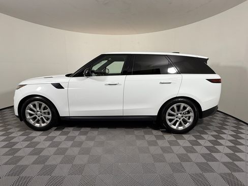 Used 2025 Land Rover Range Rover Sport SE AWD/4WD image 2