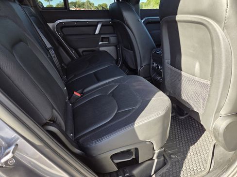 Certified 2023 Land Rover Defender 110 X-Dynamic SE image 5