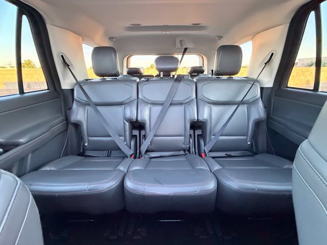 Used 2025 Ford Expedition Active AWD/4WD image 16