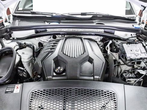 Certified 2026 Porsche Macan AWD/4WD image 27