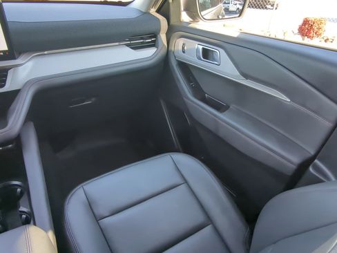 Certified 2025 Ford Explorer Active w/ Active Comfort Package image 15