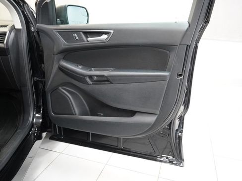 Used 2018 Ford Edge SE image 29