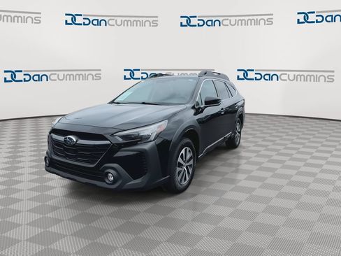 Used 2023 Subaru Outback Premium AWD/4WD image 4