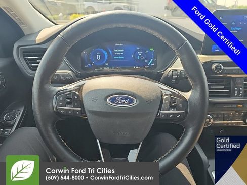 Used 2021 Ford Escape Titanium w/ Titanium Elite Package AWD/4WD image 4