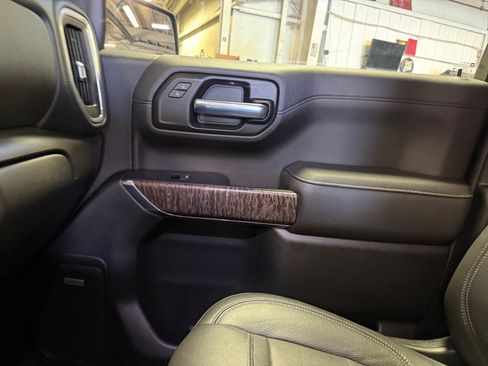 Used 2019 GMC Sierra 1500 Denali w/ Denali Ultimate Package AWD/4WD image 34