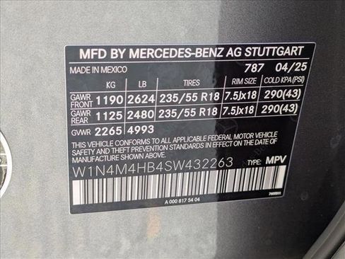 Certified 2025 Mercedes-Benz GLB 250 4MATIC image 27