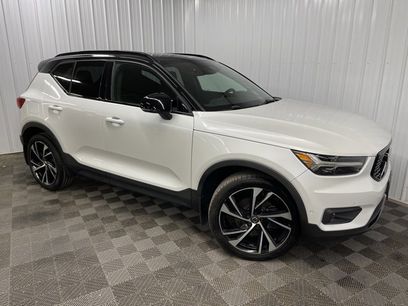 Used 2019 Volvo XC40 T5 R-Design