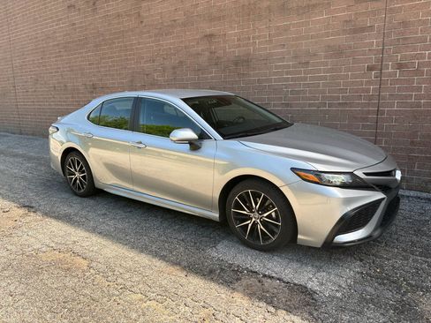 Used 2024 Toyota Camry SE FWD image 8