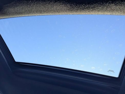 Used 2025 Toyota Corolla Cross XSE w/ Convenience Package image 27