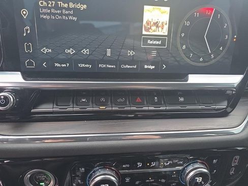 Used 2022 GMC Sierra 1500 SLT w/ SLT Convenience Package image 17