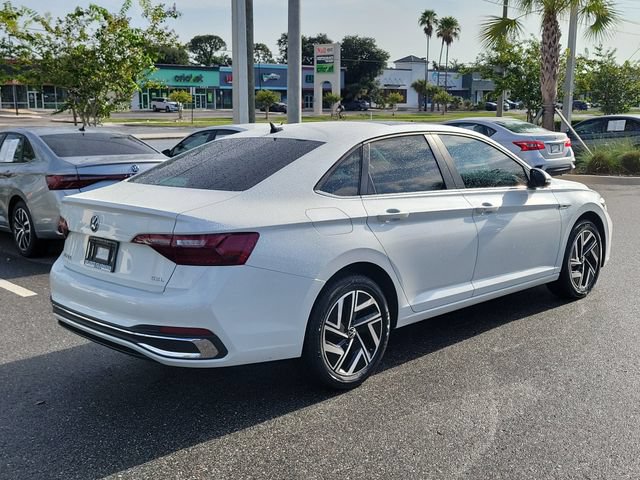 Certified 2024 Volkswagen Jetta SEL FWD image 4